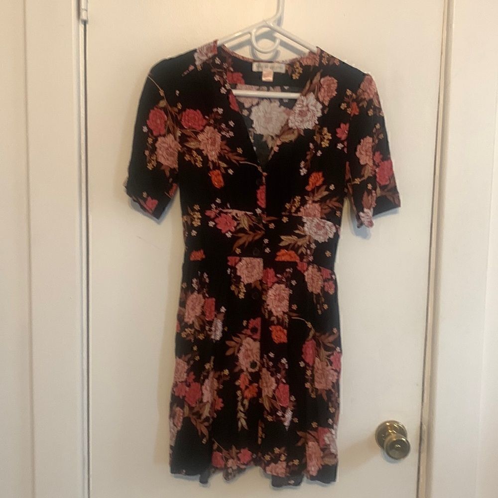 GUC band of gypsies black/pink floral dress with pockets! Size S